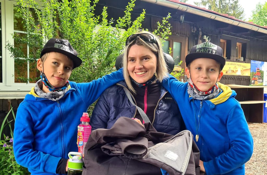 Sandra Szczurová s brášky||Sandra Szczurová První pusomalba||Sandra Szczurová Akvarel vybarvený ústy||Sandra Szczurová Největší obraz pusomalbou